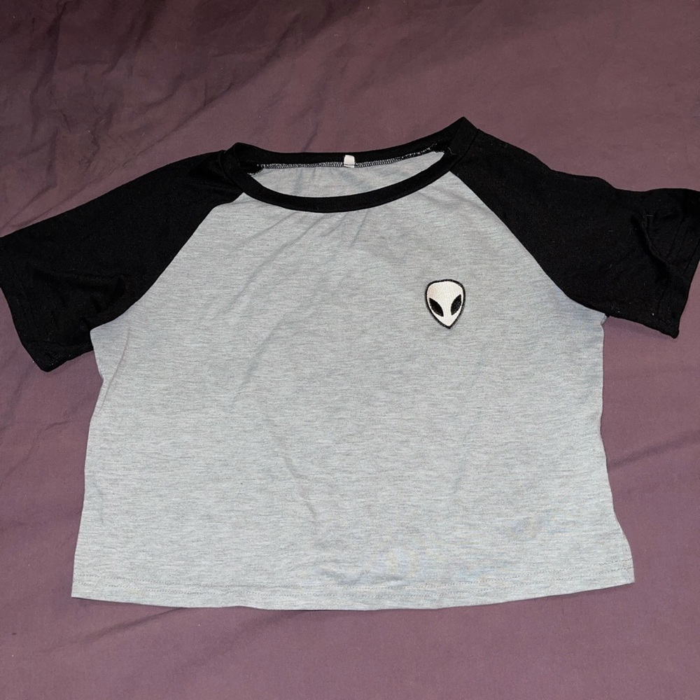Alien crop top